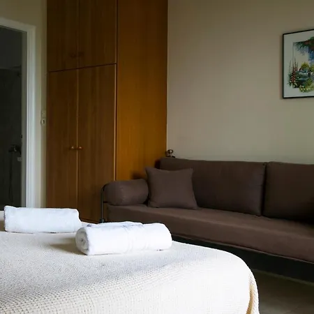 Irena & Appartement Svoronata