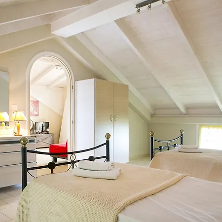 Irena & Appartement Svoronata