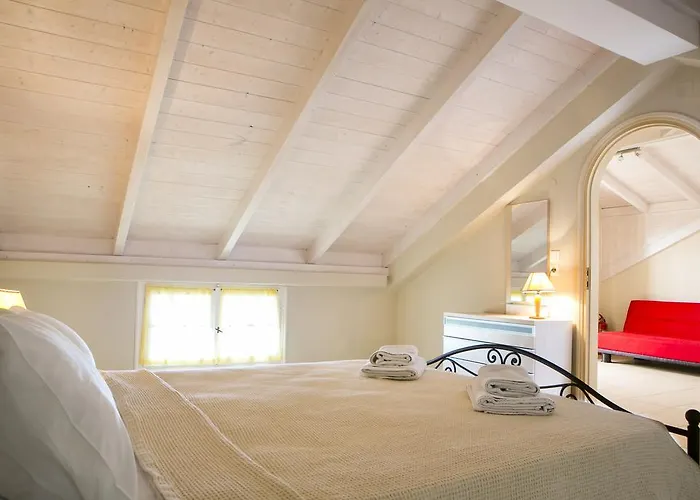 Irena Studios & Apartments * Svoronata