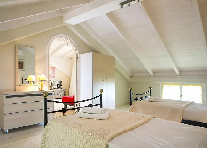 Irena Studios & Apartments Apartment Svoronata