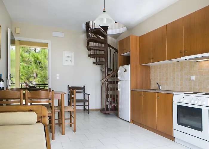 Irena Studios & Apartments * Svoronata