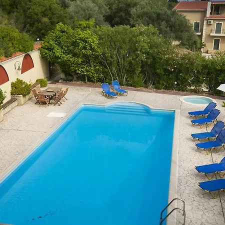 アパート Irena & *